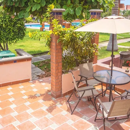 Pool view, Steps from Beach...Brand New