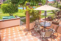 Pool view, Steps from Beach...Brand New - บังกะโล