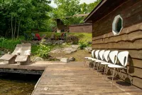 Muskoka Lakefront Cottage w/ Dock, Kayaks & Canoes • Family Getaway
