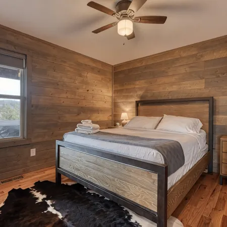 Quiet Cabin in Appalachian Mountains w/Mtn Views & Hot Tub