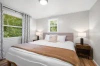 距NRG公園10分鐘的度假屋，配有私人露台、電影之夜 & 戶外火爐 - 4 星級