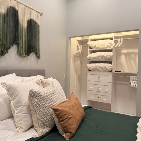 Cozy 1-Bedroom Loft in the Heart of Faribault with Arcades + Sauna & Gym