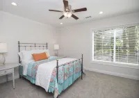 Lakefront Villa in StillWaters – Perfect for Relaxation & Adventure! - maisons de vacances