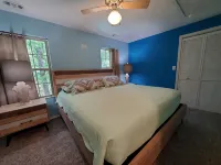 Lucky's - Adorable Cottage by the Beaver Lake Sailboat Club - 4-Star
