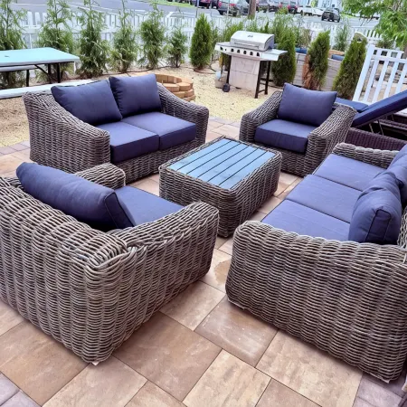 Spacious Skylit Seaside Stay - Walk to Bay & Beach - King Bed, Parking, Patio
