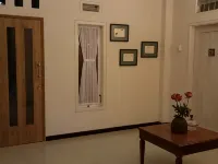 The Kost Homestay Syariah Hotels in Sukun