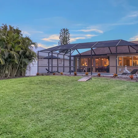 Ami Beaches & Img in 5 Miles•Kid Amenities Galore•Heated Pool•Shaded Pool Patio!