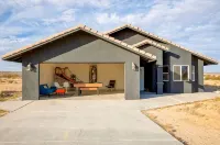 2 Acres w Views, Hot Tub, Pet Friendly, Full Kitchen, Game Room, EV Charger! - 2つ星