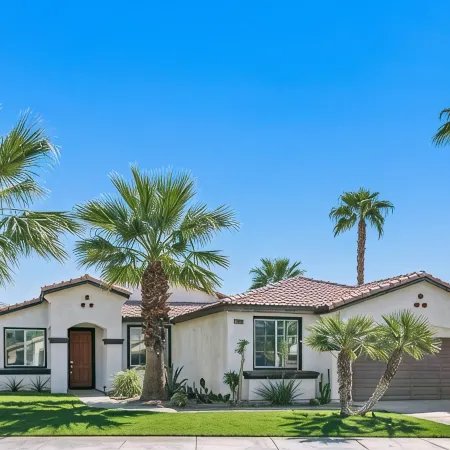 Chandler Court Getaway by GPM - Private Pool + Games + More! Walk to Festivals