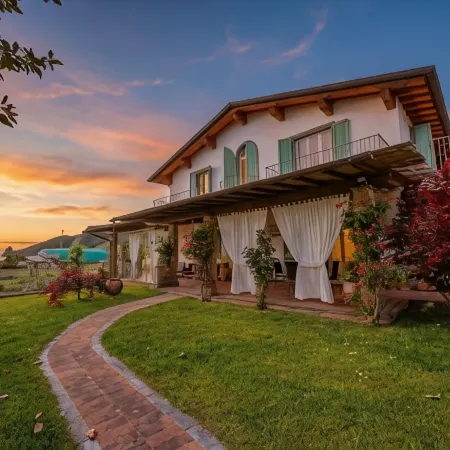 Villa Clara Few km from the Sea - Happy Rentals