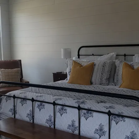 Quiet Retreat at Maplewood Hollow!