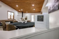 Summit Sanctuary: Urban Elegance mins from Downtown - Bungalows