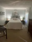 Beautiful lower level of house in nature with wildlife all around. - Alojamientos