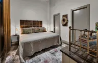 Waco Memory Lane, Downtown Luxury Loft- Steps to Silos/Baylor/McLane - Homestays