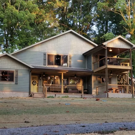 4 BR 3 Bath cabin on Cherokee Lake with private dock.  Sleeps 10 to 12.