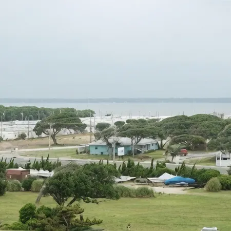 Like Brand New 4 Bed 2.5 Bath Oceanfront Pools, Hot Tubs, Ocean/Sound Views WIFI