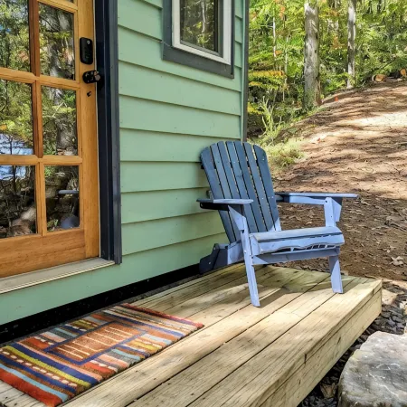 Tiny House~Creeks & River Nearby