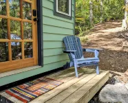 Tiny House~Creeks & River Nearby - Alphydda