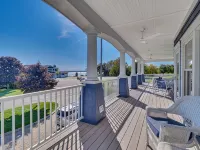 Stunning Lakeview Home with 5 Bedrooms and 6k SqFt of Modern, High-End Amenities - 4-Star
