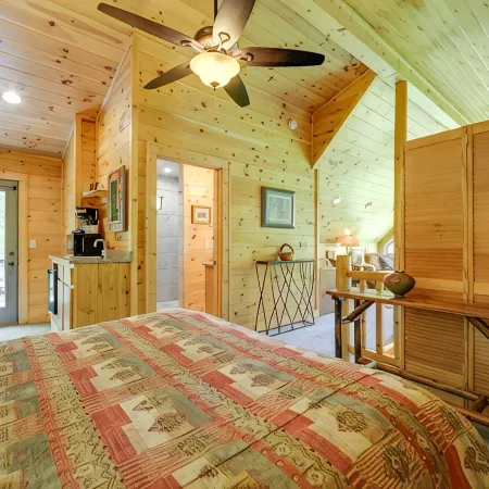 Hot Tub, Fire Pit and Mtn Views Bryson City Escape