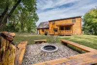 Elina’s  Log Cabin, new on the market, steps from Devil’s Lake State Park. - Boutique