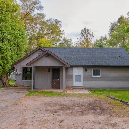 Updated Ann Arbor ranch w/private yard and lots of parking!