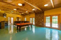 Pinehurst Village Vacation House w/ private pool 8) beds - 4-Star
