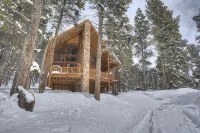 Luxury Cabin - views, location, perfect for families, 4 miles from Breckenridge - Alphydda