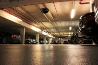 Empire Riverside Hotel - Parkplatz