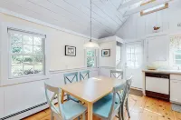 Charming Chatham Cottage - 2つ星