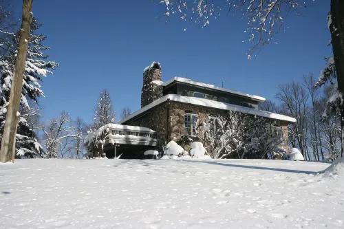 Beautiful 1800's Barn - 4-Star
