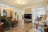 Secret Garden @ Seminole located in the heart of downtown Stuart, FL - ห้องครัว