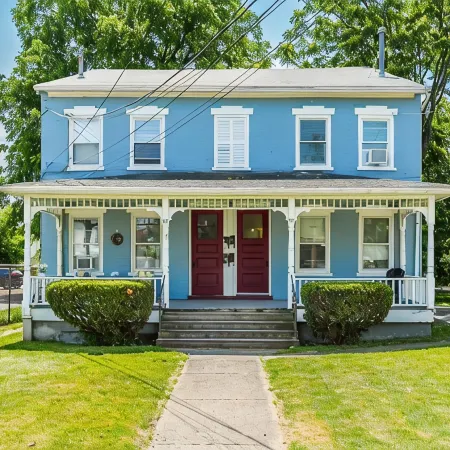 One bedroom apartment in downtown Canandaigua