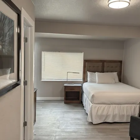 Longmont Lodge and RV Park