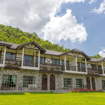 The Secret Cliff Boutique Resort Hoteles cerca de Granja Chok Chai