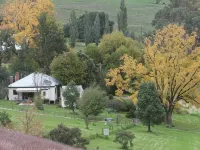 Elm Cottage Tumut - Mountain view