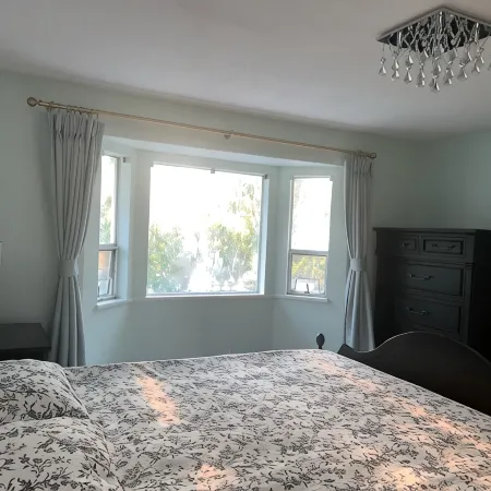 Super Comfy King-size Bed & Ensuite Bathroom