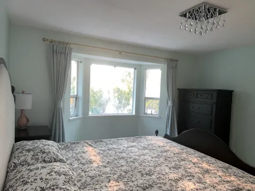 Super Comfy King-size Bed & Ensuite Bathroom - 2-Star