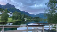 House on the Lake - 3-Star