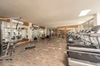 New Modern 1BR studio with gym, pool @ Vista Vela - Gym