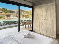 Modern Pool-Front 2BR Gouna Apt | Private Terrace - 2 stjerner