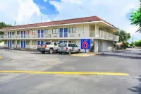 Motel 6 Huntsville, TX Hotels in Huntsville