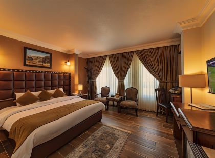 Town Season Hotel