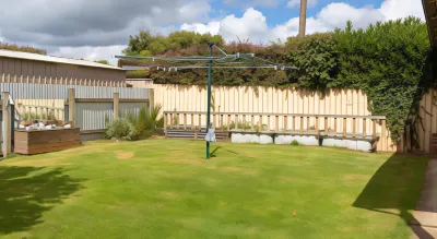Arkana Motor Inn & Terrace Apartments Hotels near Blue Lake
