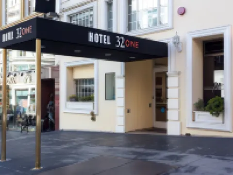 Hotel 32One Hotels near Amtrak Station SFC