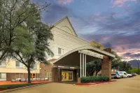 Fairfield Inn & Suites Dallas Las Colinas Hotels near Citigroup