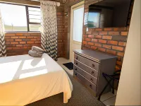 25 on Main Struisbaai