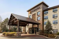La Quinta Inn & Suites by Wyndham Lake George