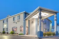 Travelodge by Wyndham St. Louis Hotels in Berkeley