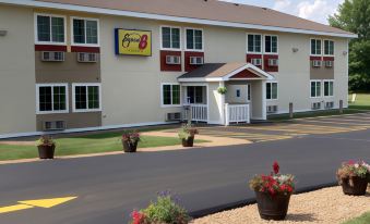 Super 8 by Wyndham Chisago City